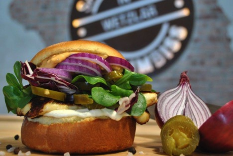 T.O. Guide: August’s End - Crazy Burger from Pexels