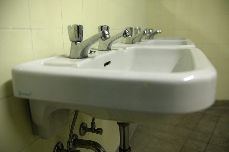 Clean T.O 5 Tips Public Restrooms Picture of Sinks